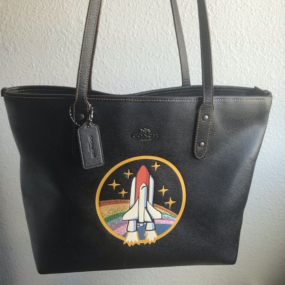 Coach Handbags - Coach tote